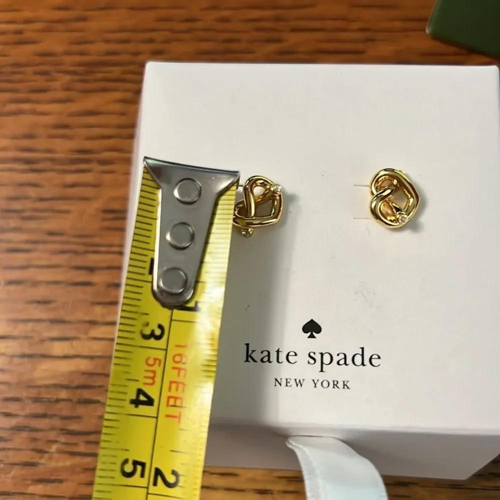Kate Spade Loves Me Knot Stud Gold Tone Earrings, New In Box, Love Knot🖤♤🖤